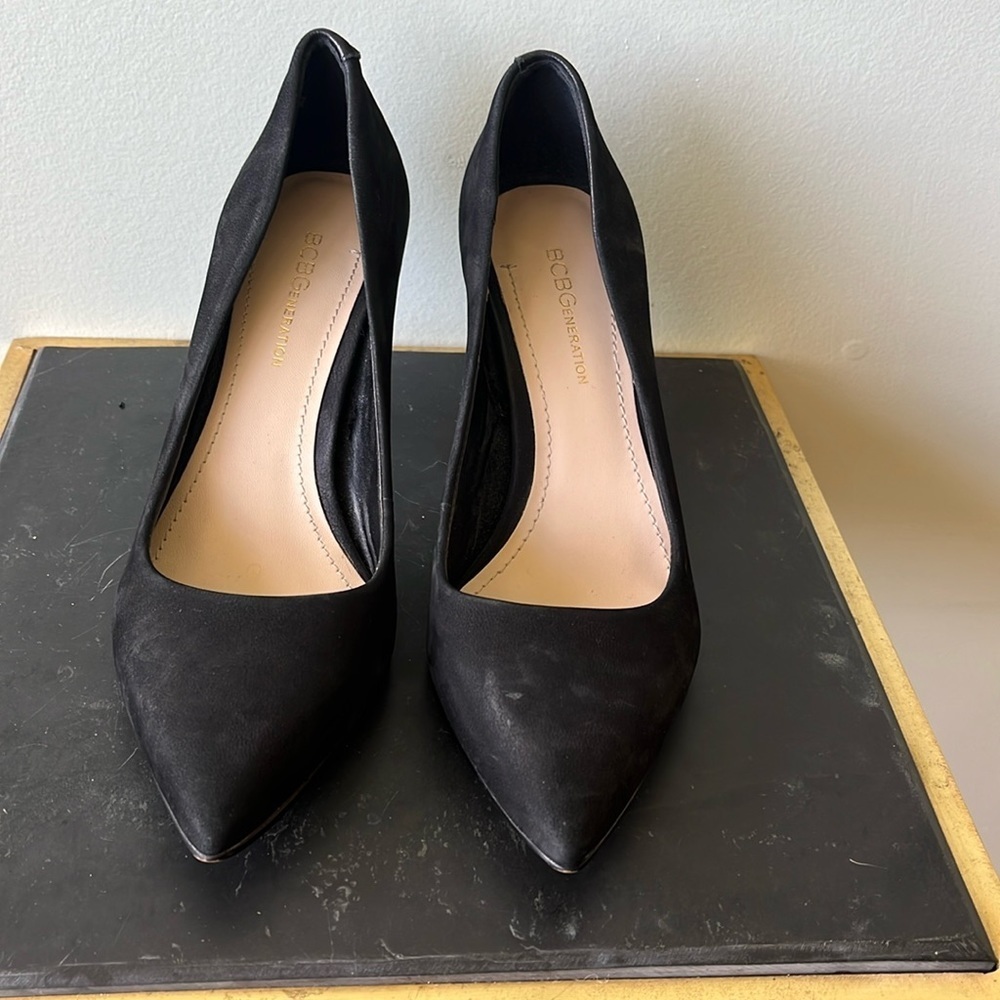 Women’s BCBGeneration Black suede pointy toe pump. Size 6